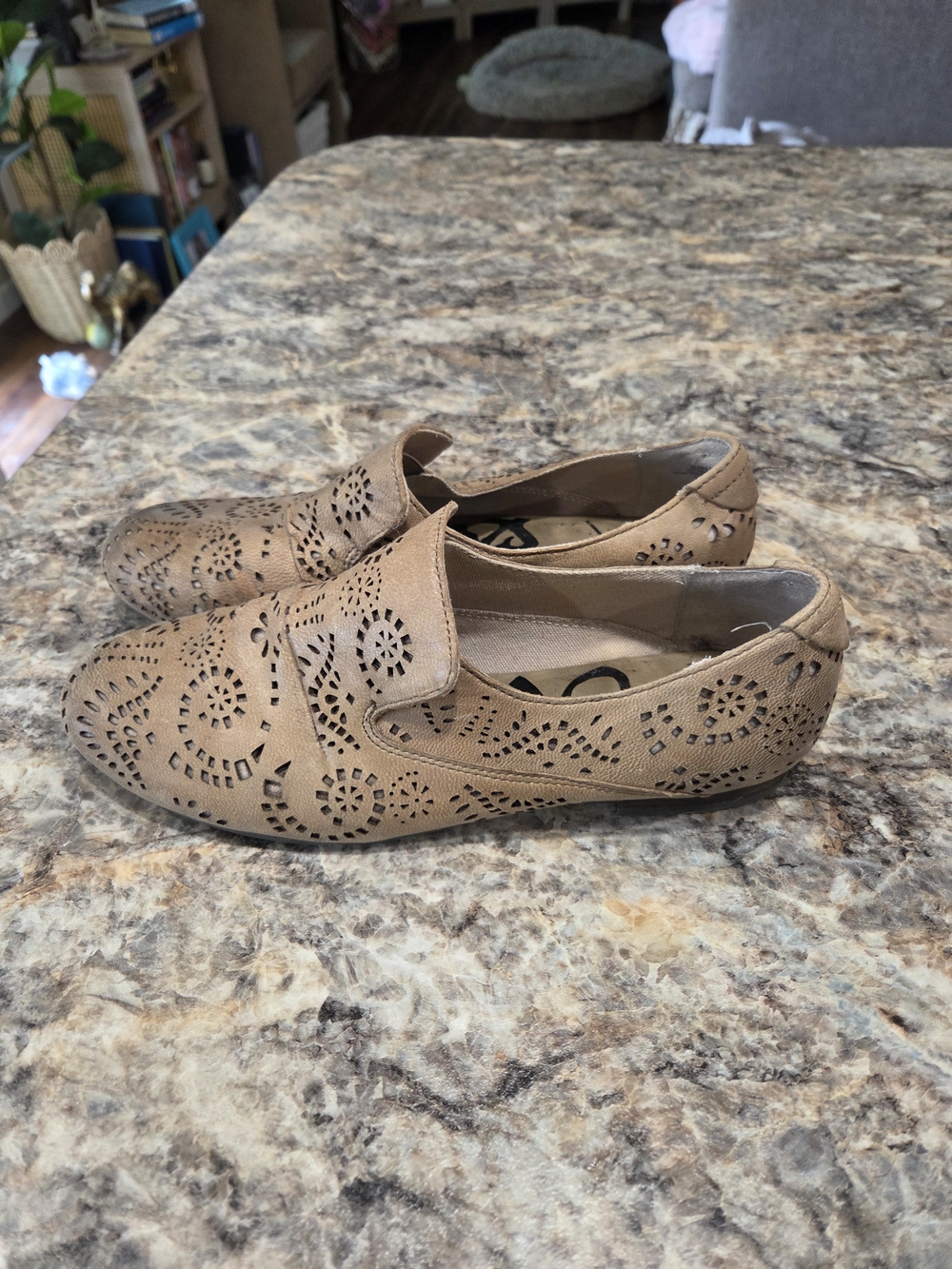 Source Unknown Women's Taupe Laser-Cut Slip-On Flats